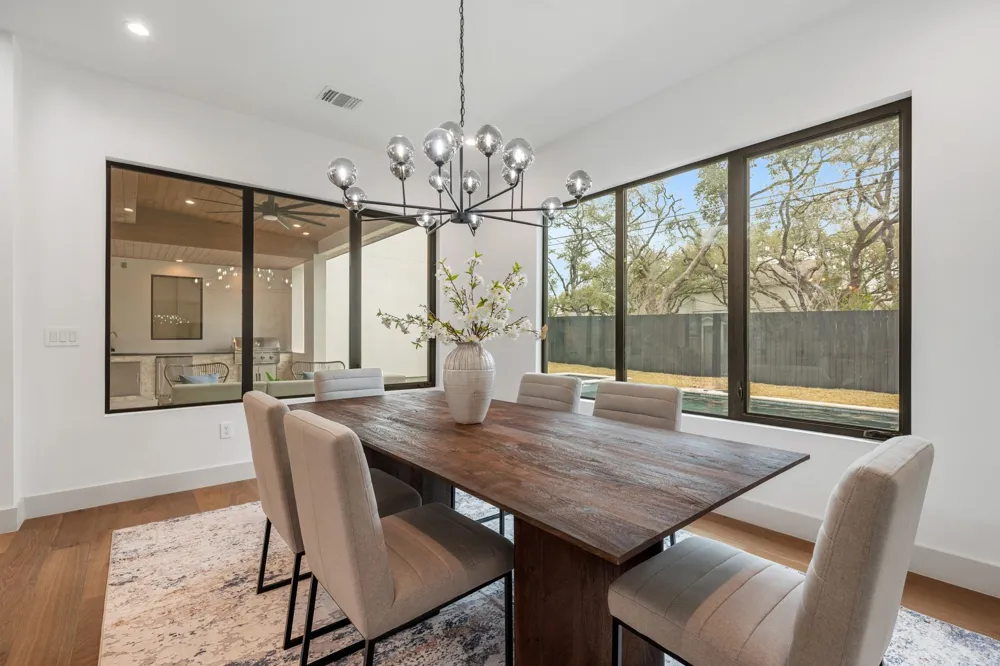 4216 Deepwoods Drive Austin, TX 78731