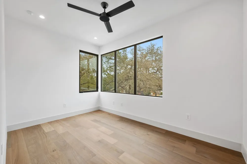 4216 Deepwoods Drive Austin, TX 78731