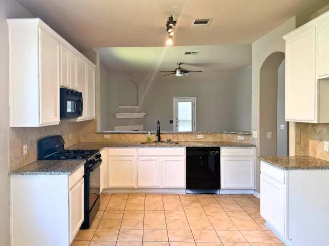 3304 Winding Shore Lane Pflugerville, TX 78660