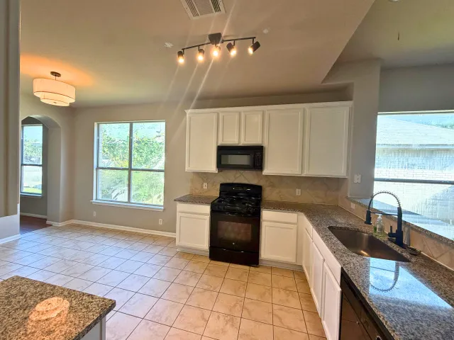 3304 Winding Shore Lane Pflugerville, TX 78660