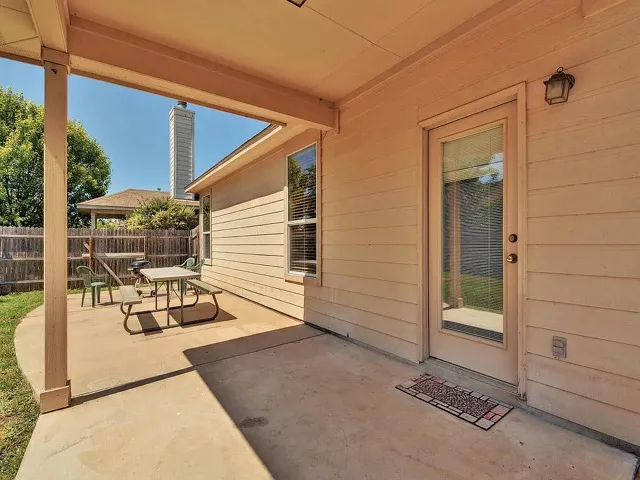 3304 Winding Shore Lane Pflugerville, TX 78660