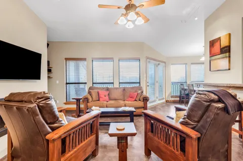 1406 Windsor Road #305