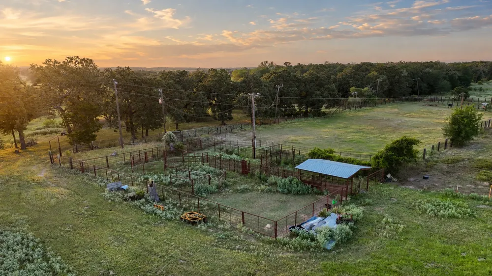 4504 State Highway 304 Rosanky, TX 78953