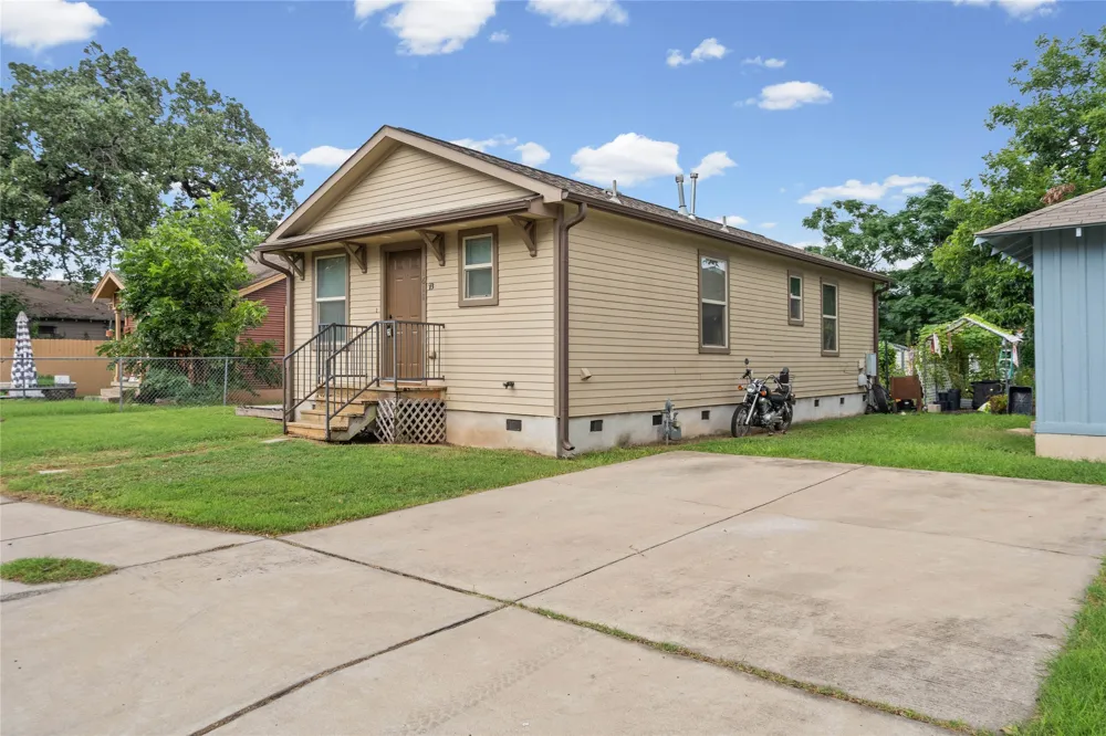1611 E 13th Street #B Austin, TX 78702