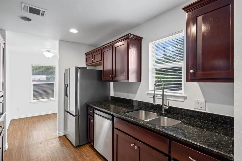 1611 E 13th Street #B Austin, TX 78702