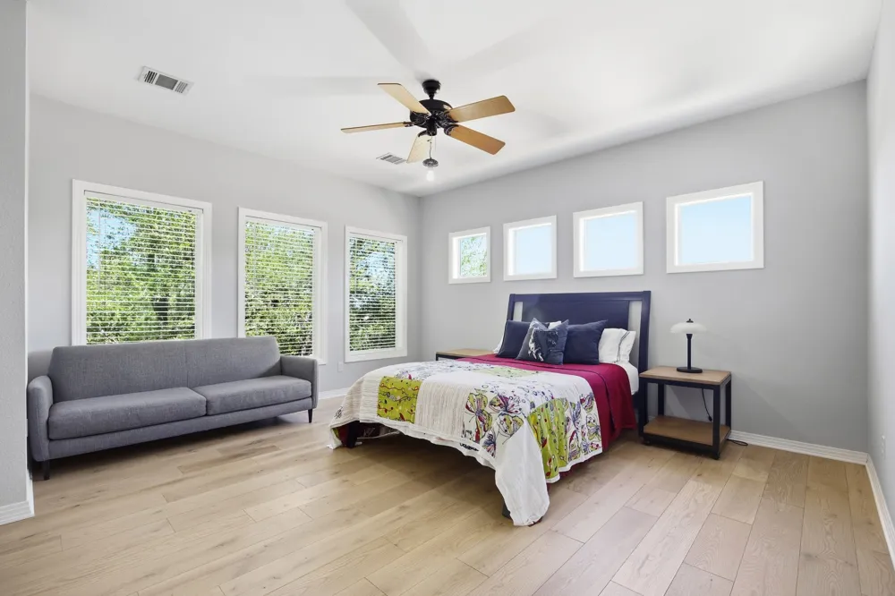 406 Hazeltine Drive Lakeway, TX 78734
