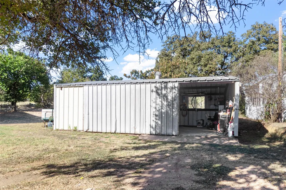 100 South Street Tow, TX 78672
