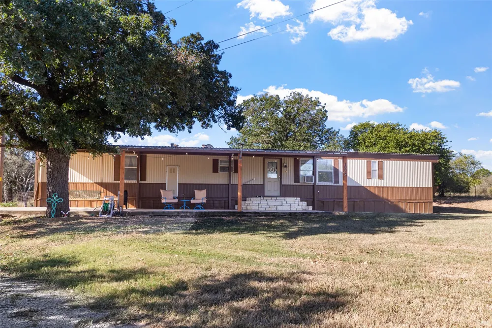 100 South Street Tow, TX 78672