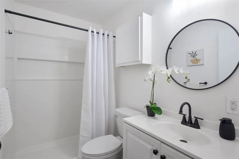 18801 Hogan Circle #2 Lago Vista, TX 78645