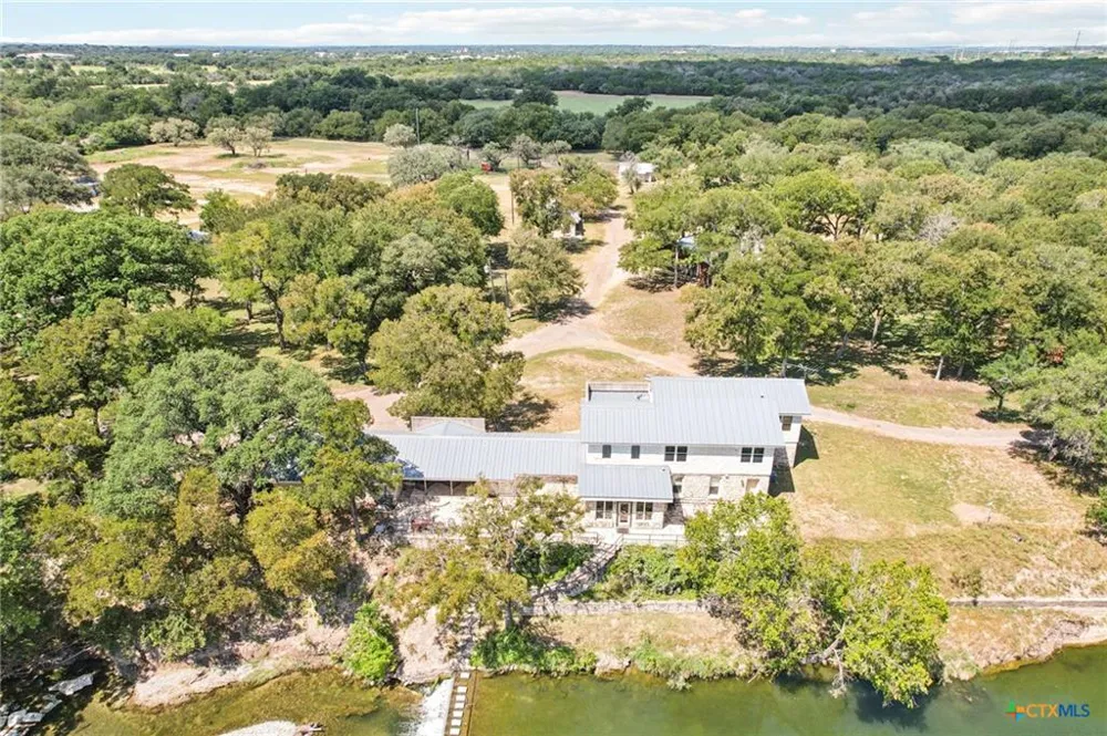 190 Private Road 3011 Lampasas, TX 76550