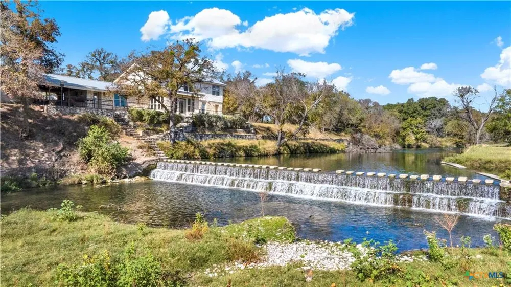190 Private Road 3011 Lampasas, TX 76550