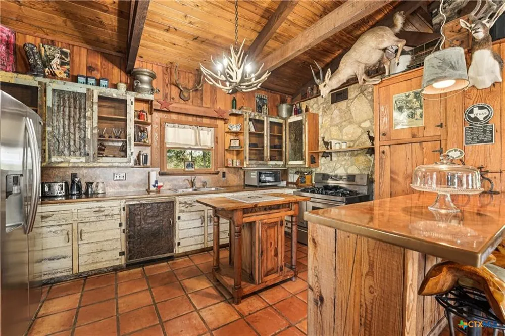 190 Private Road 3011 Lampasas, TX 76550