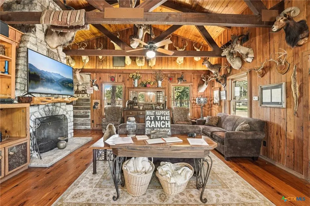190 Private Road 3011 Lampasas, TX 76550