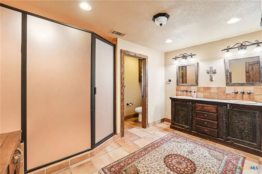 190 Private Road 3011 Lampasas, TX 76550