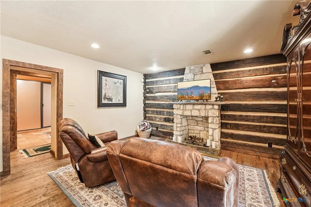 190 Private Road 3011 Lampasas, TX 76550