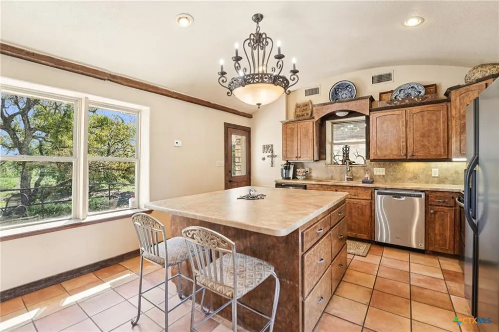 190 Private Road 3011 Lampasas, TX 76550