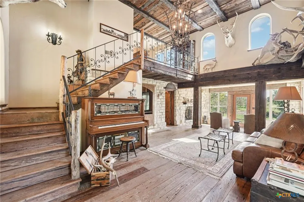 190 Private Road 3011 Lampasas, TX 76550