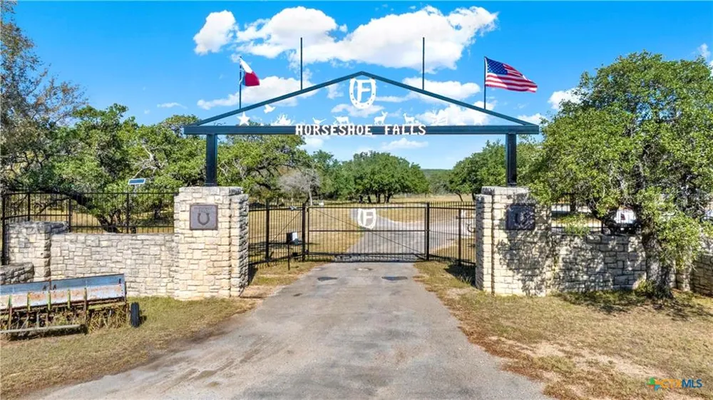 190 Private Road 3011 Lampasas, TX 76550