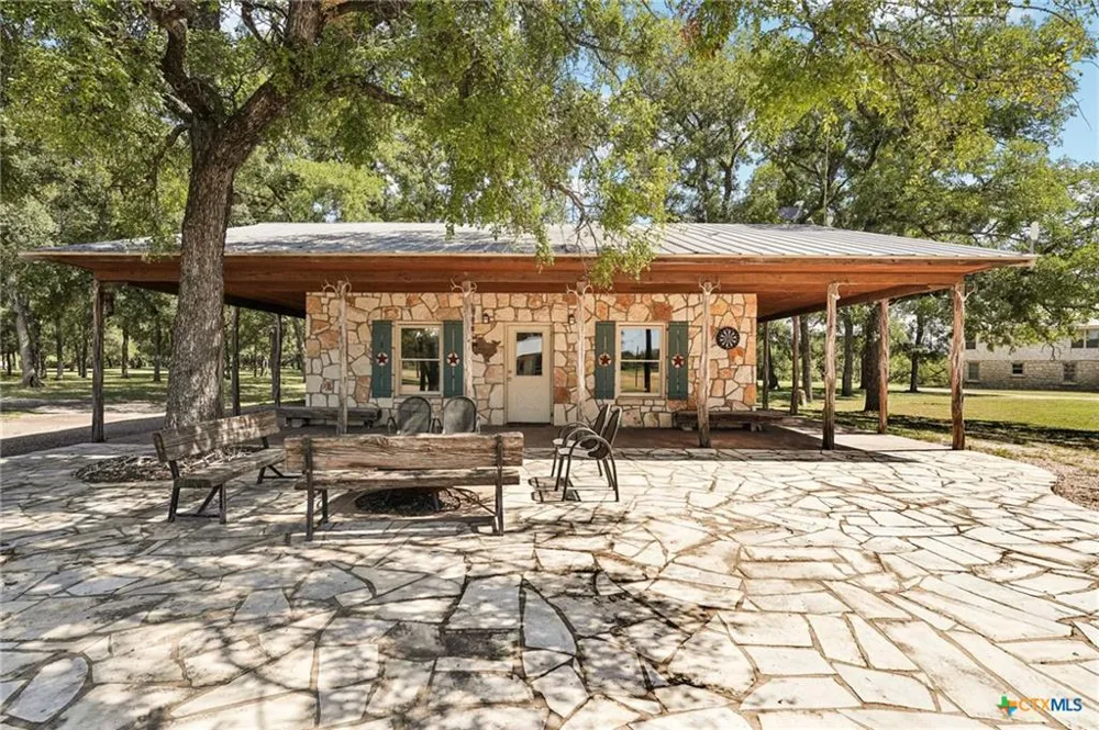 190 Private Road 3011 Lampasas, TX 76550