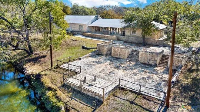190 Private Road 3011 Lampasas, TX 76550