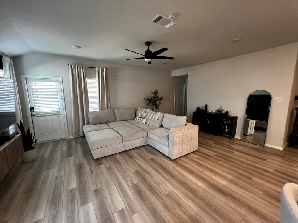 1009 Marvin Way Seguin, TX 78155