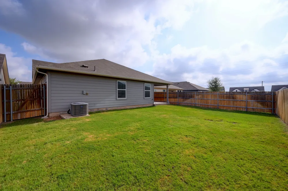 1009 Marvin Way Seguin, TX 78155