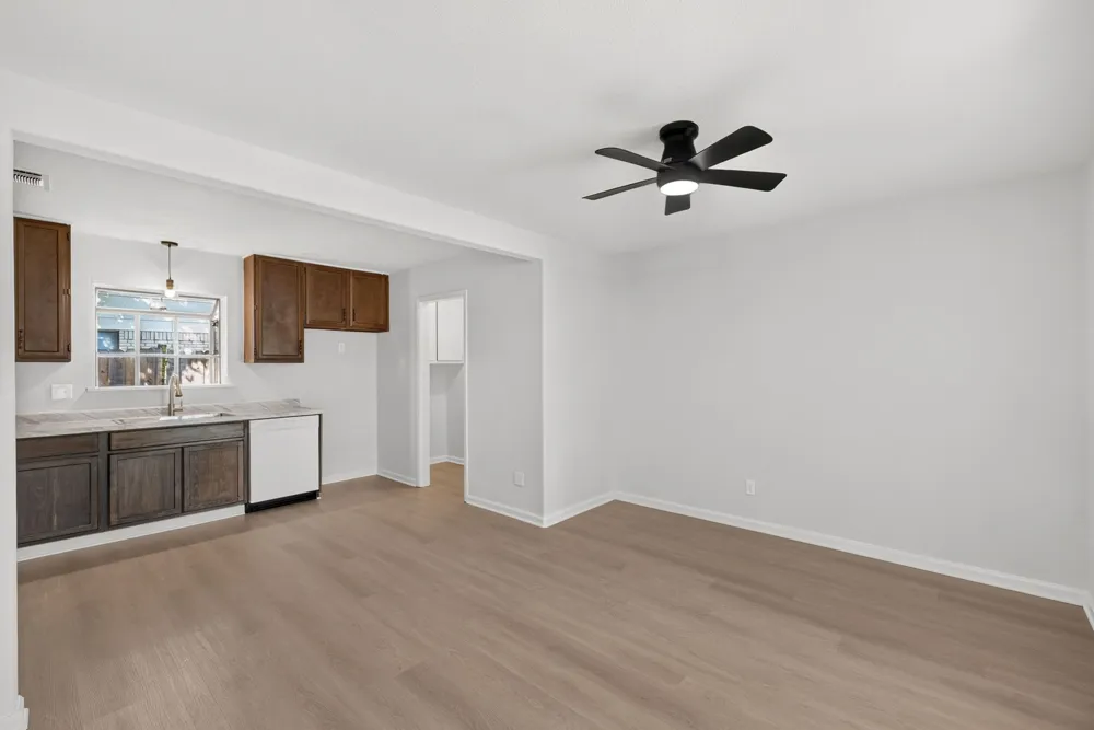 833 Ross Circle Lockhart, TX 78644