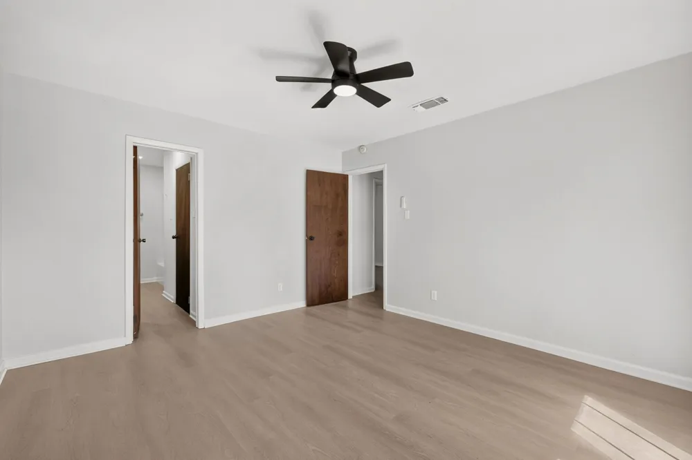 833 Ross Circle Lockhart, TX 78644