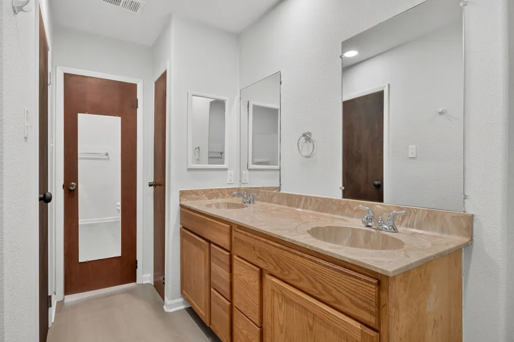 833 Ross Circle Lockhart, TX 78644