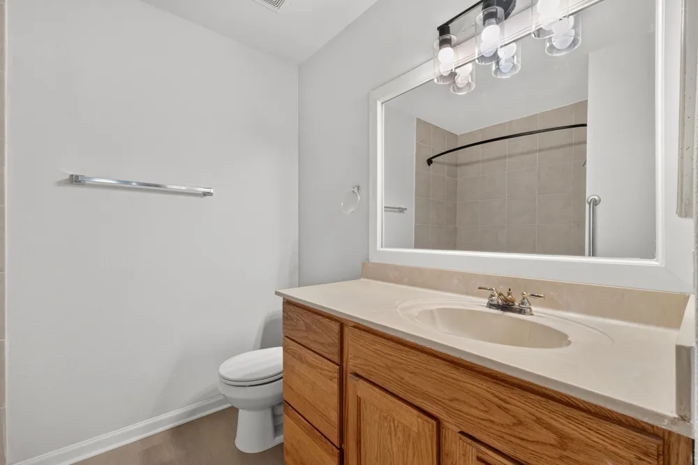 833 Ross Circle Lockhart, TX 78644