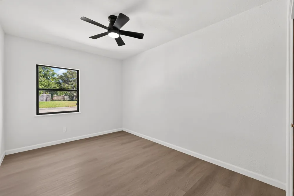 833 Ross Circle Lockhart, TX 78644