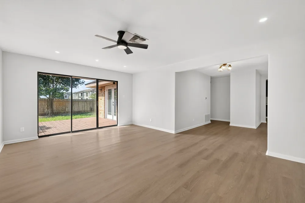833 Ross Circle Lockhart, TX 78644