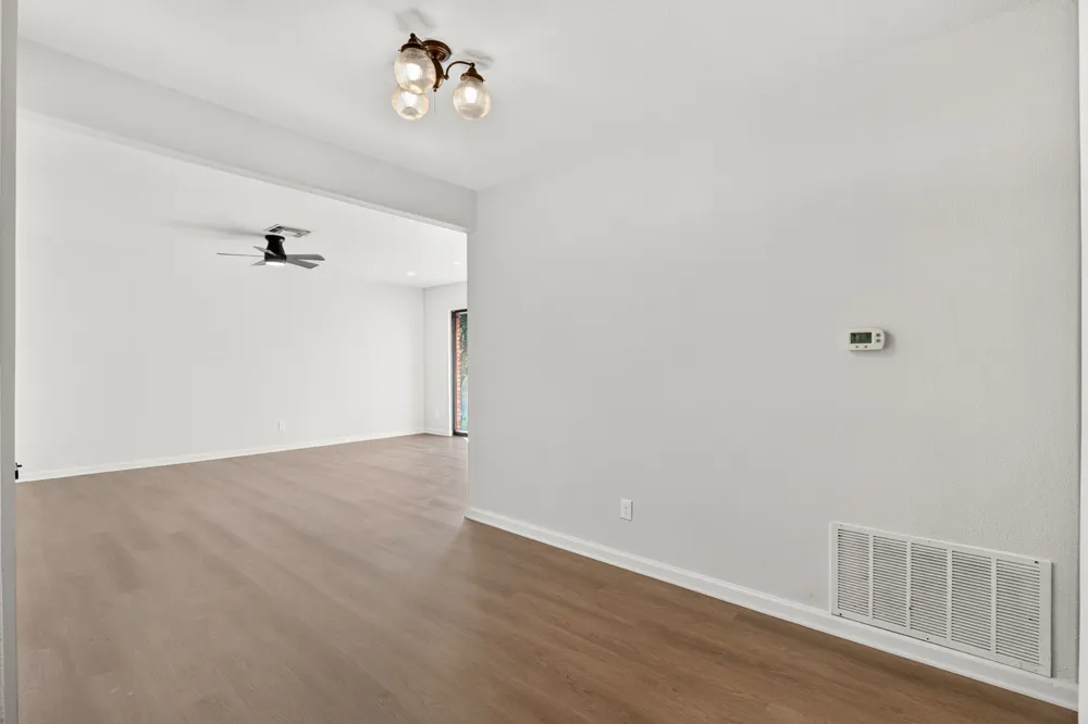 833 Ross Circle Lockhart, TX 78644