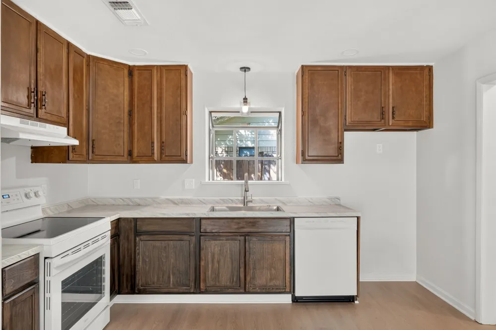 833 Ross Circle Lockhart, TX 78644