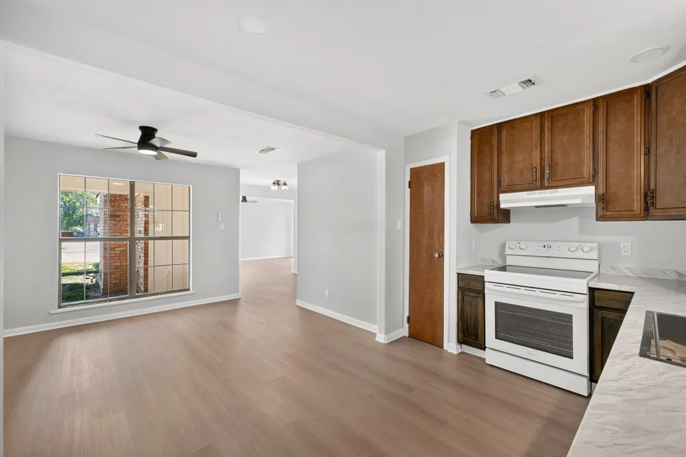 833 Ross Circle Lockhart, TX 78644