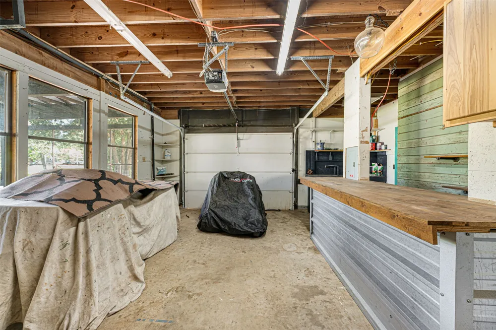 180 Ironstone Road Smithville, TX 78957