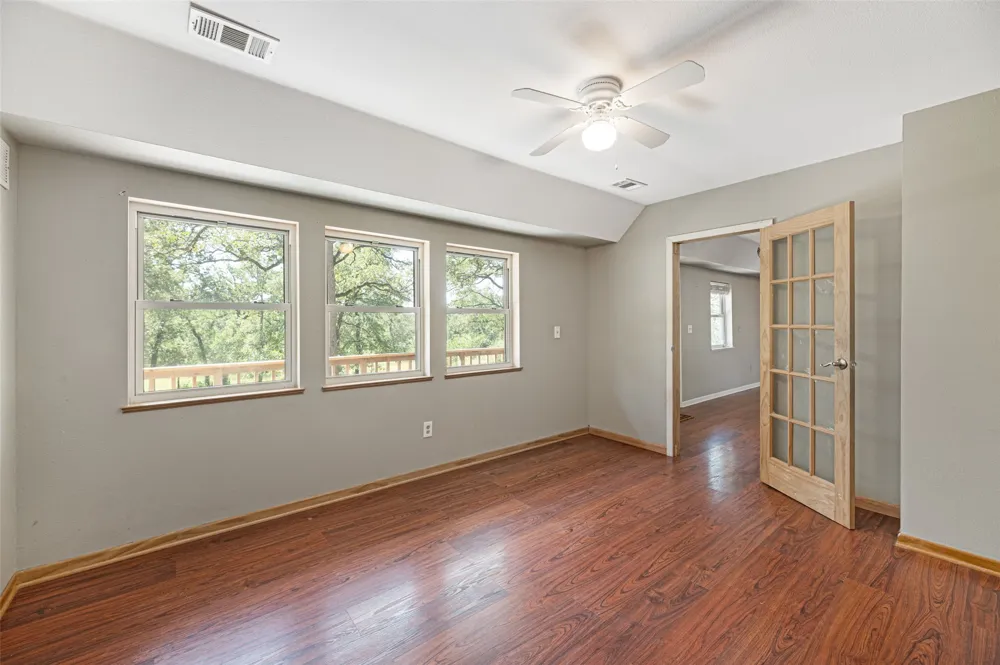 180 Ironstone Road Smithville, TX 78957