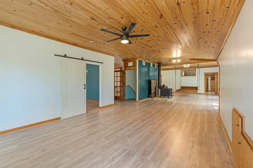 180 Ironstone Road Smithville, TX 78957