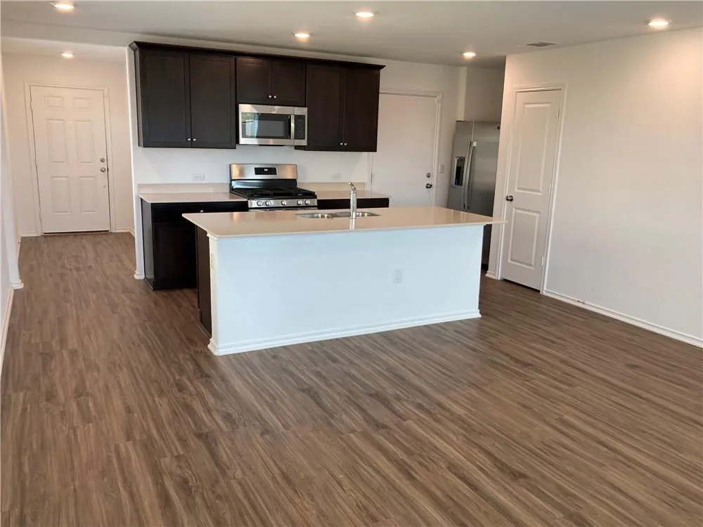 7204 Dancing Wind Lane Del Valle, TX 78617