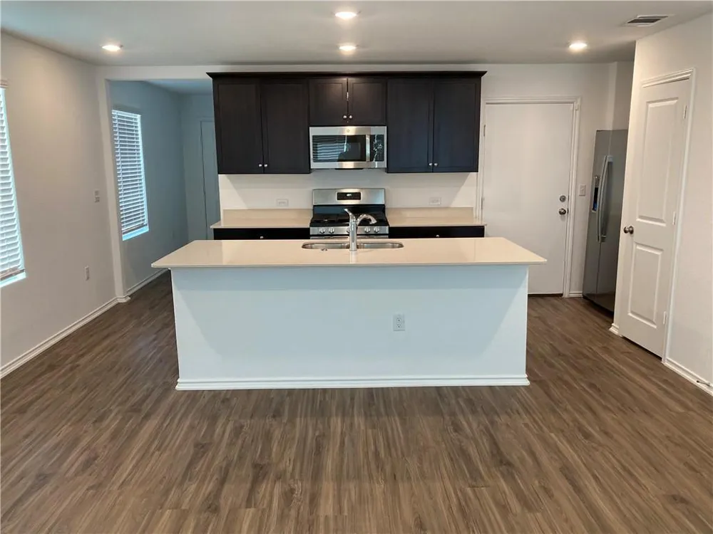 7204 Dancing Wind Lane Del Valle, TX 78617