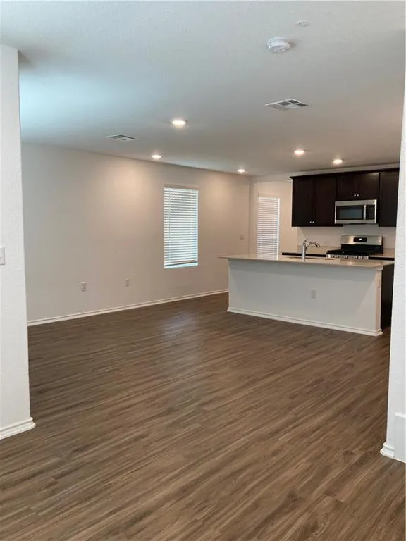 7204 Dancing Wind Lane Del Valle, TX 78617