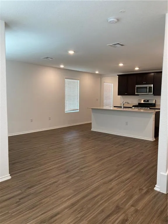 7204 Dancing Wind Lane Del Valle, TX 78617