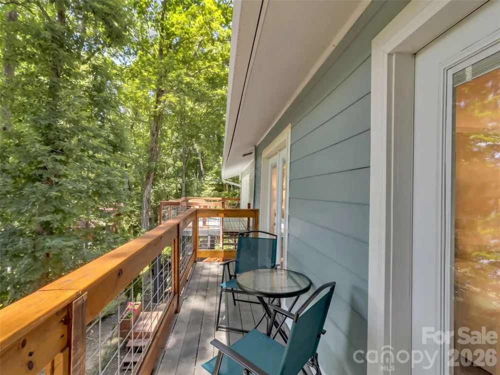 28 Wake Street Waynesville, NC 28716