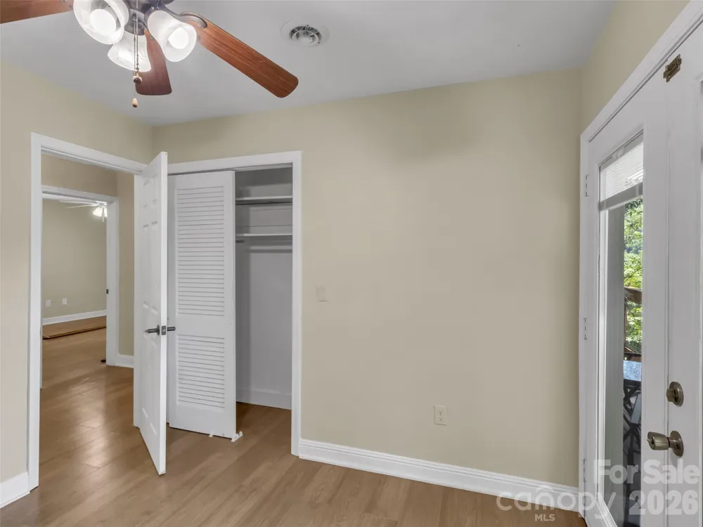 28 Wake Street Waynesville, NC 28716