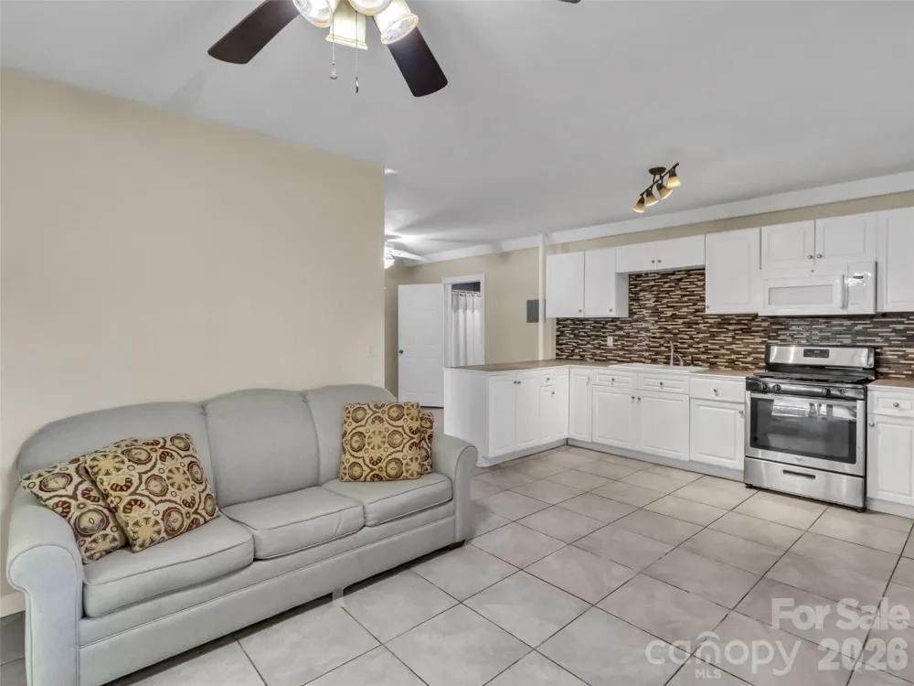 28 Wake Street Waynesville, NC 28716