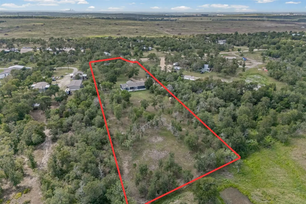 685 Thousand Oaks Drive Cedar Creek, TX 78612