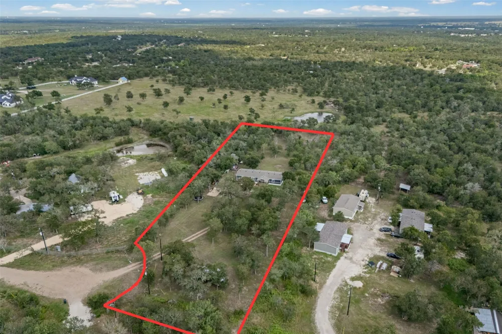 685 Thousand Oaks Drive Cedar Creek, TX 78612