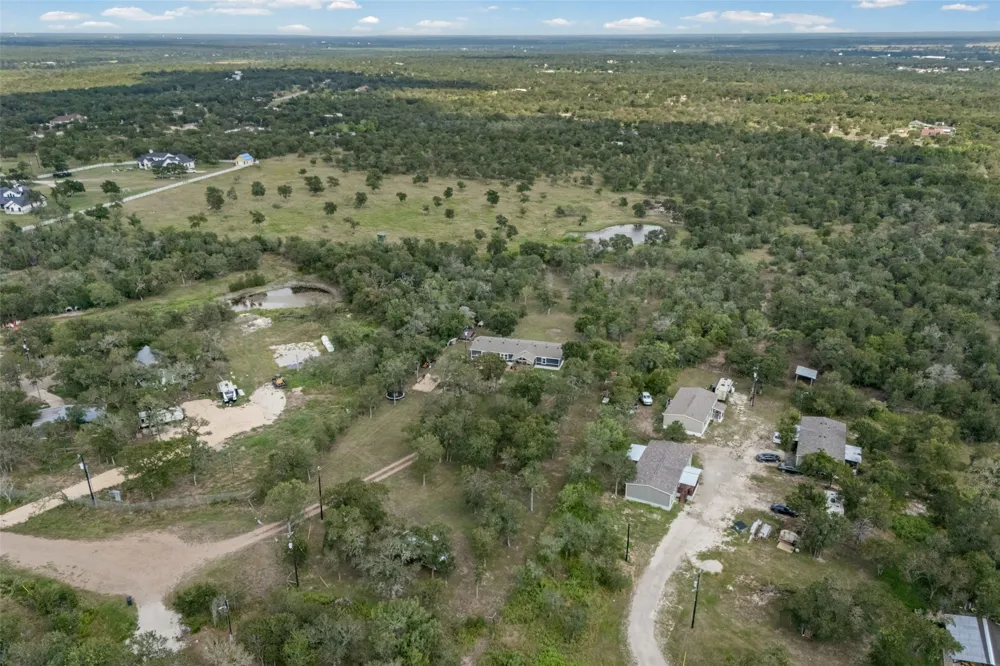 685 Thousand Oaks Drive Cedar Creek, TX 78612