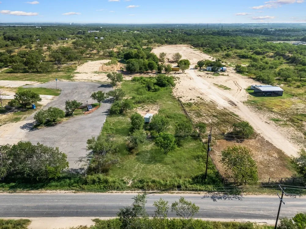 3059 Wright Carpenter Road San Antonio, TX 78221