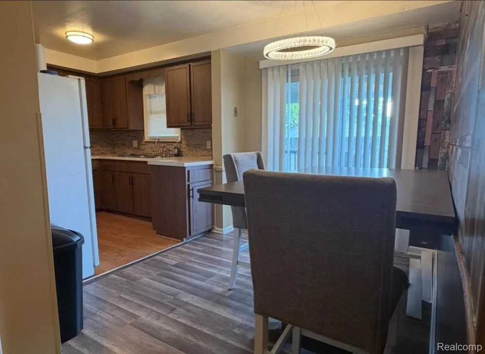 1436 Berrywood Lane Flint City, MI 48507